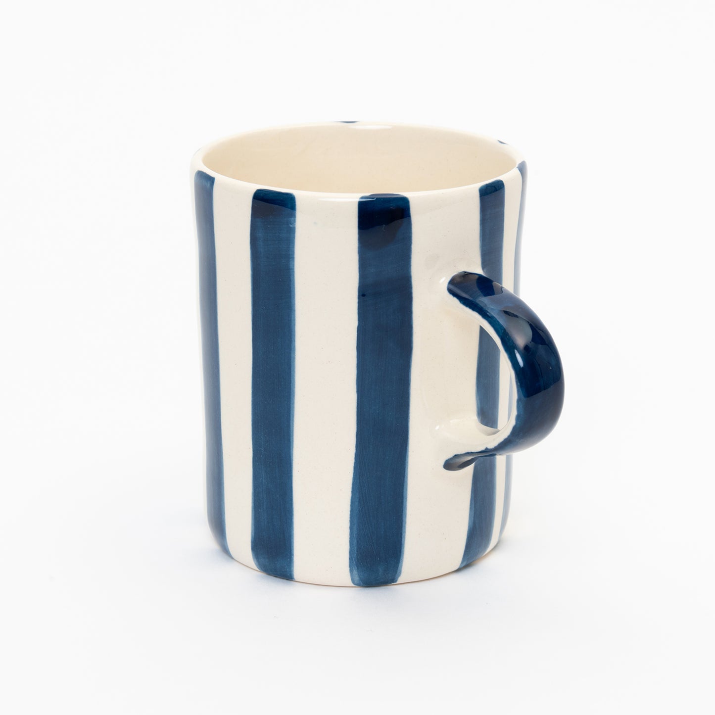 Wide blue stripes on a medium sized mug