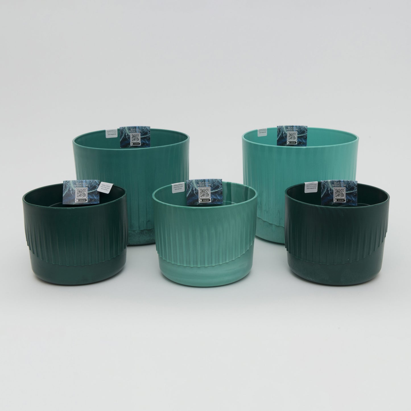 large and medium plant pots together to show scale and colour variation