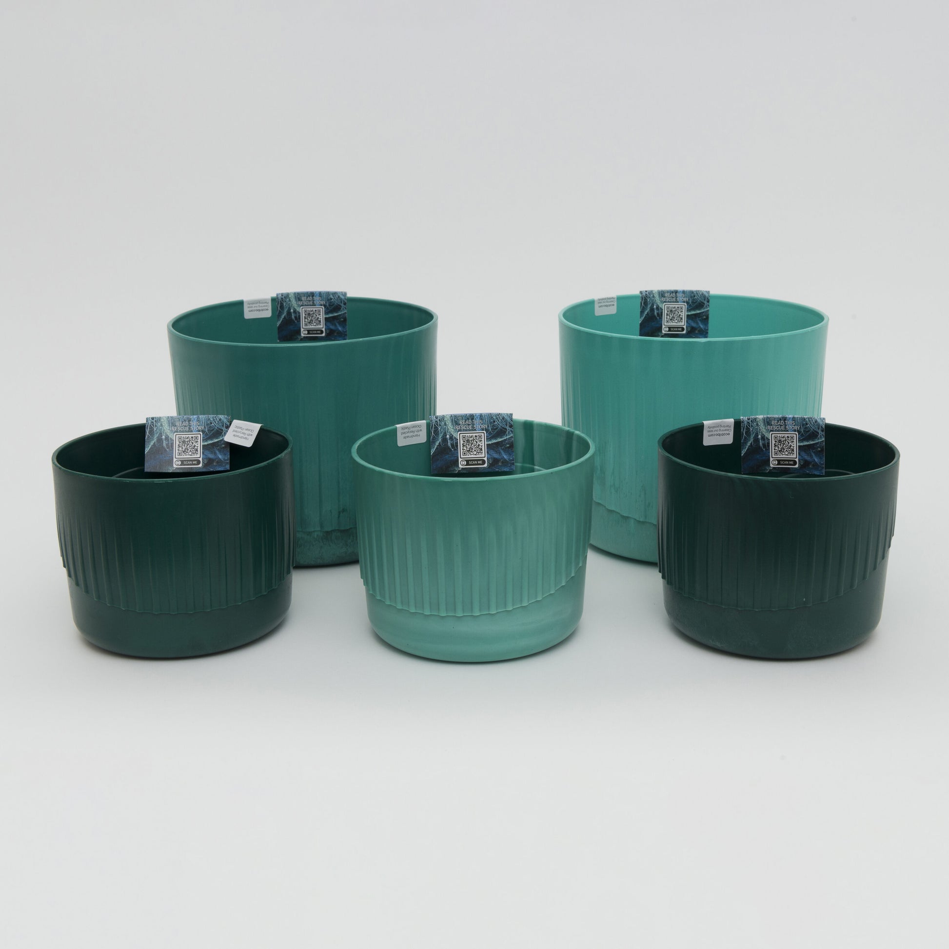 large and medium plant pots together to show scale and colour variation