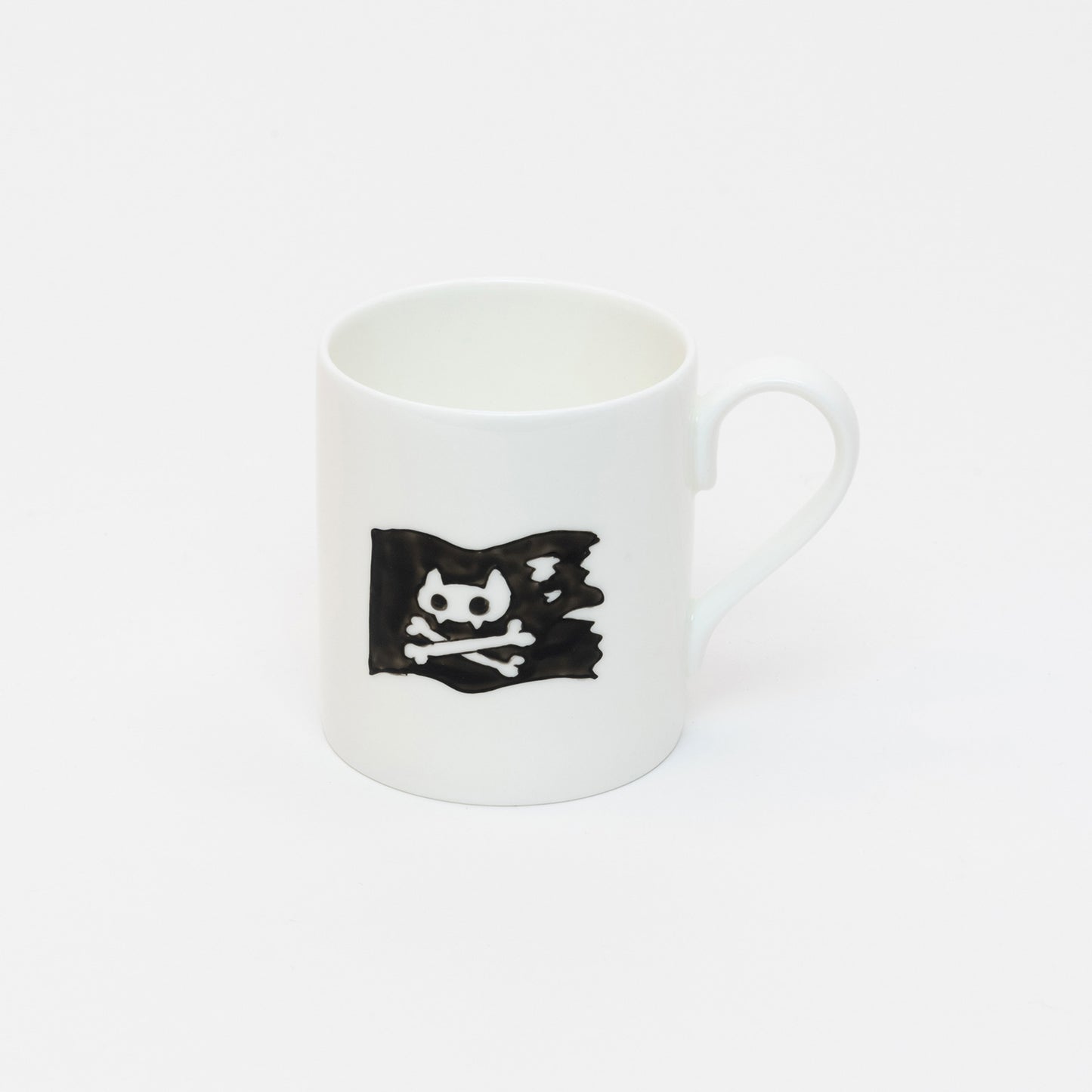 Back of the pirate mug with a black cat skull and crossbones flag.